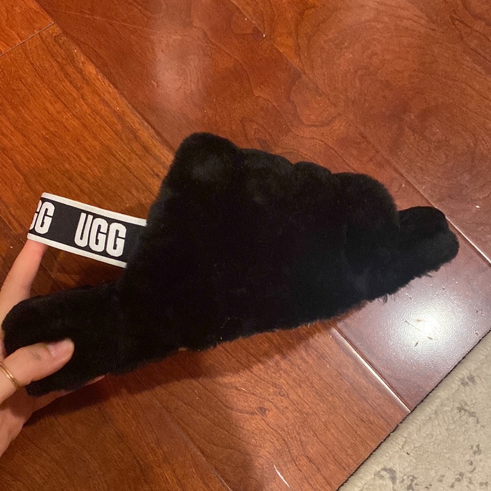 UGG Slippers (Fluff yea)
